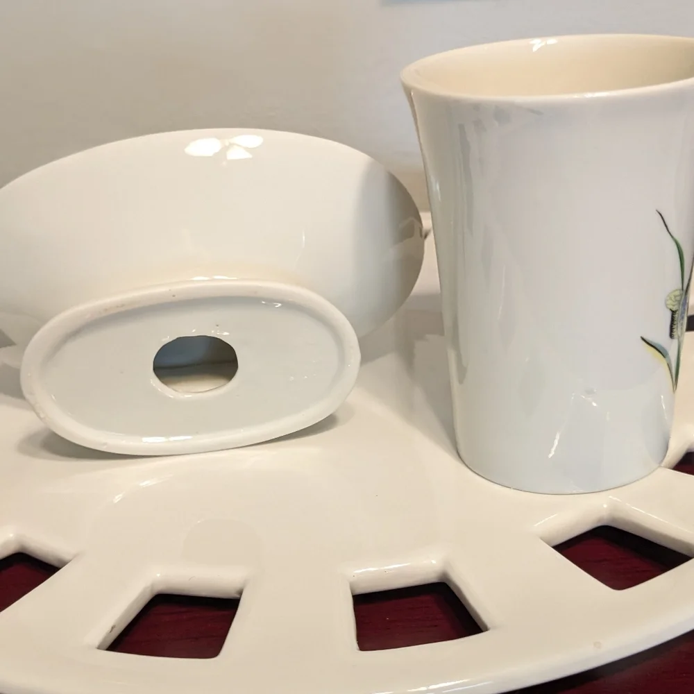New Butterflies Bathroom Tumbler Or Brush Holder & Soap Dish Flowers Unused